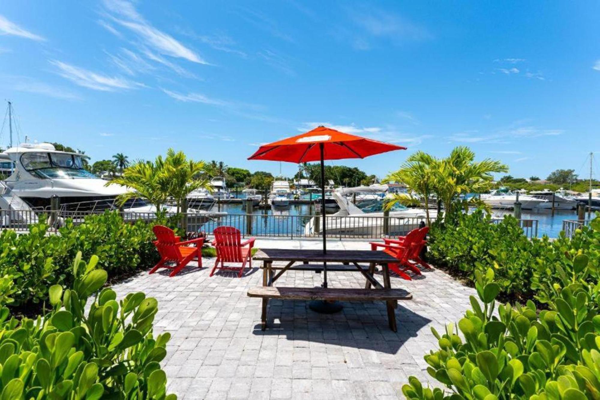 Getaway At The Marina Apartahotel *